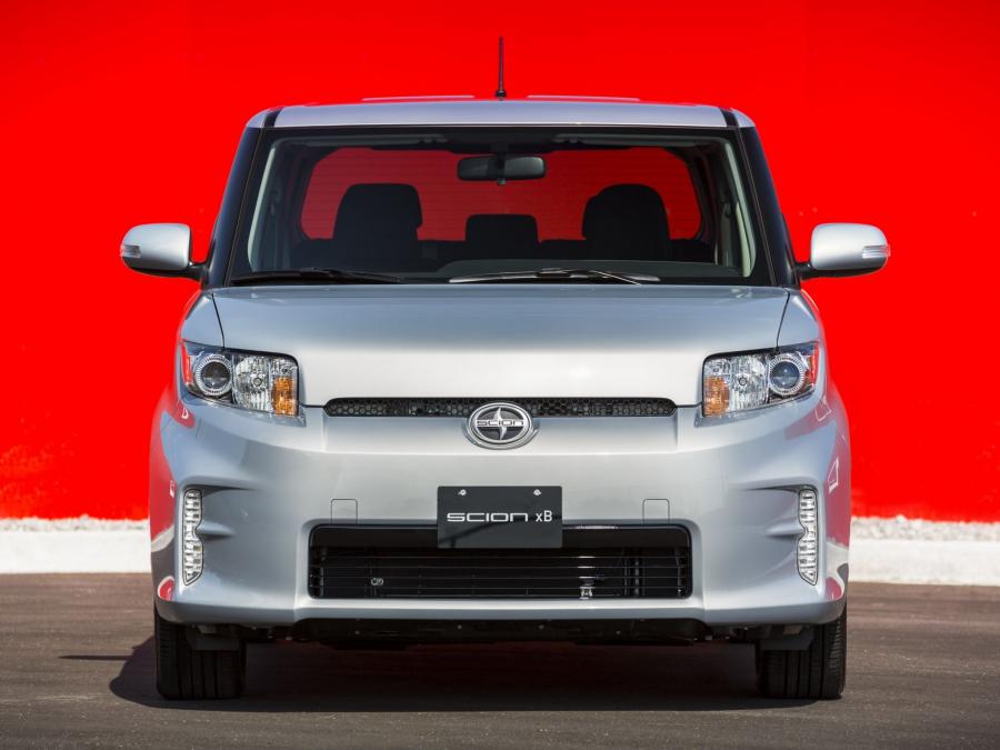  Scion xB 10 Series 2013 года  (фото 10 из 11)